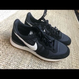 Nike internationalist brand new